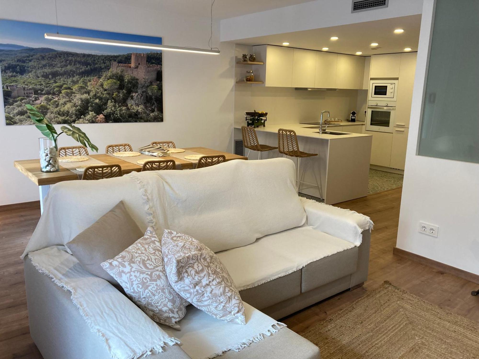 Apartamento Centrico, Climatizado Y Totalmente Equipado De 3 Habitaciones Para 6-7 Personas Санта Колома де Фарнерс Екстериор снимка