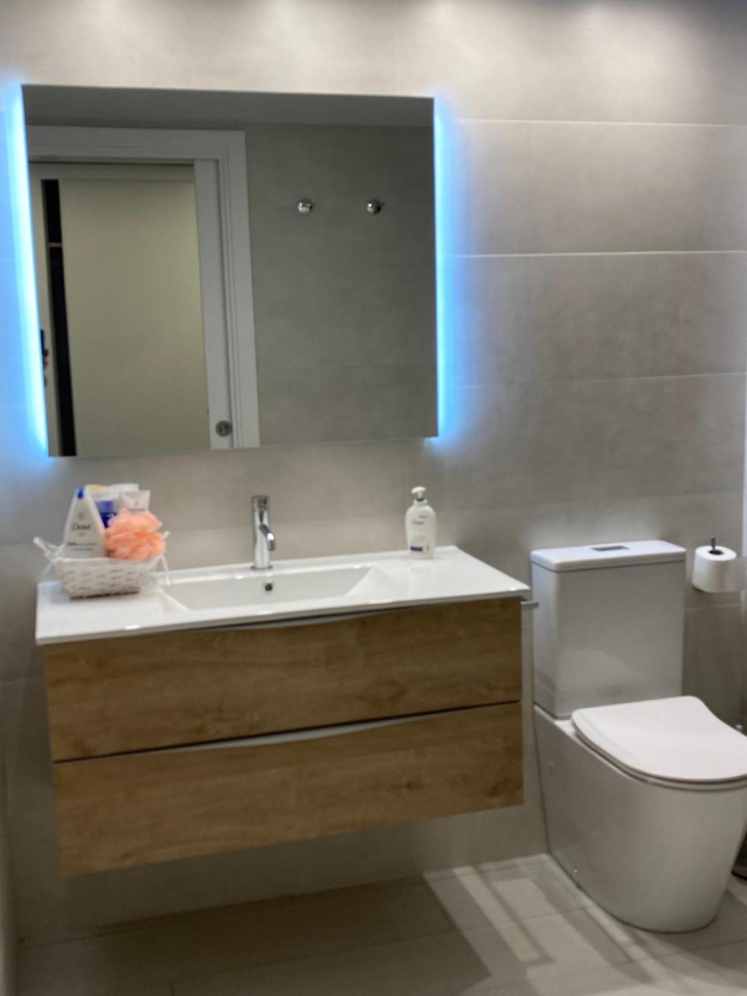 Apartamento Centrico, Climatizado Y Totalmente Equipado De 3 Habitaciones Para 6-7 Personas Санта Колома де Фарнерс Екстериор снимка